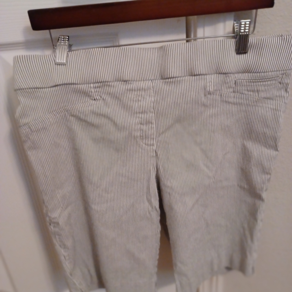 Striped Pull-on shorts Size L
